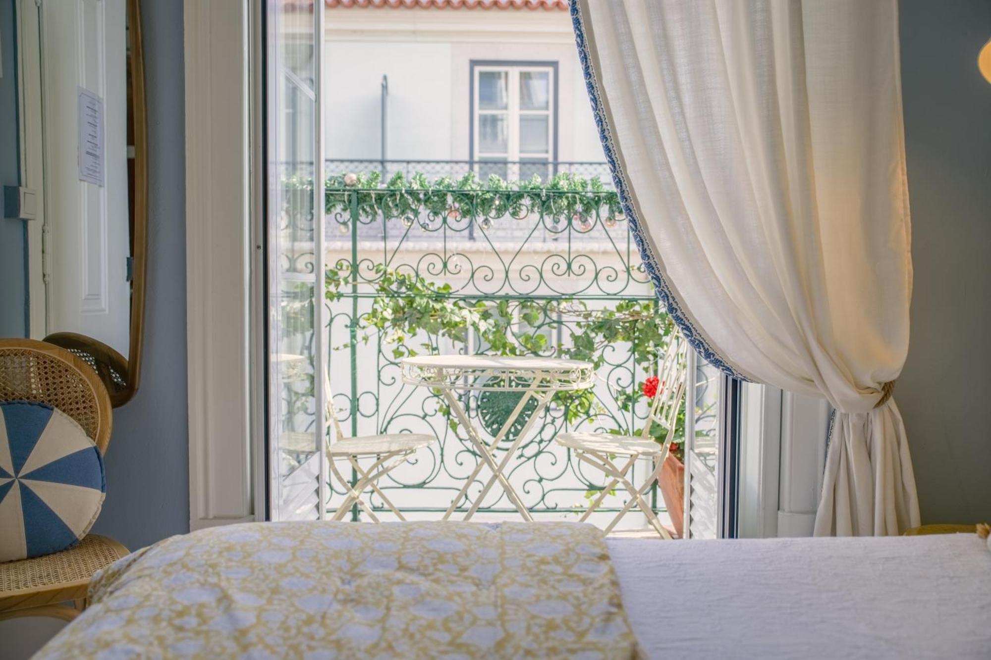 Guest house Casinha Flores 3*